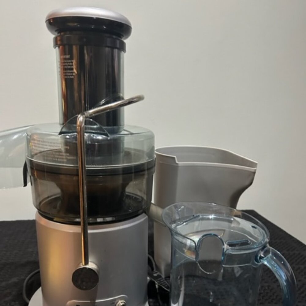 Breville Juice Fountain Plus Juicer PLUS Juicing Bible guide, JE98xl